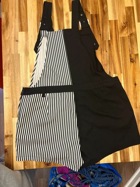 Nickelodeon Black and White Striped women’s Overalls - Picture 4 of 7